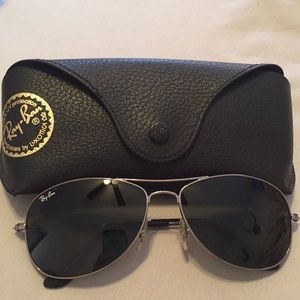 Ray ban sunglasses in excellent condition